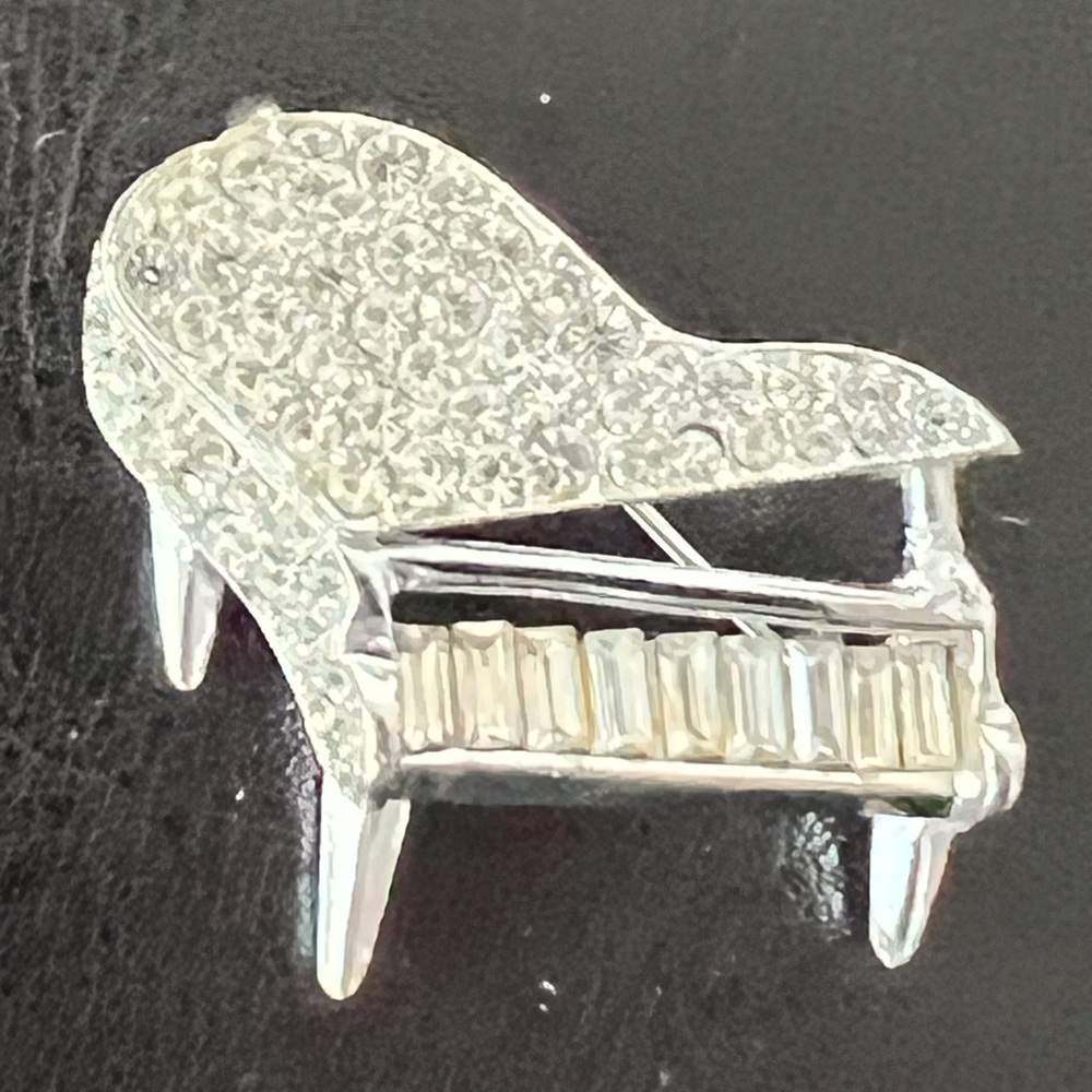 Silver toned Piano Brooch